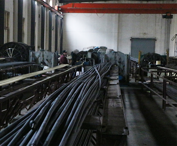 ?泰附液壓件生產車間