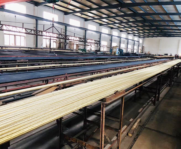 鋼絲纏繞橡膠管生產車間